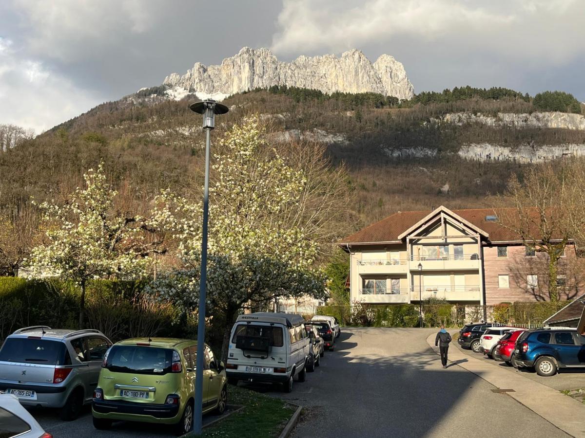 Entre Lac D'Annecy Et Montagnes, Golf Et Parapente A Pieds Talloires Exterior foto