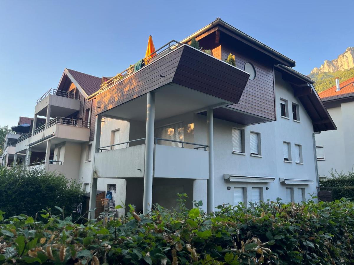Entre Lac D'Annecy Et Montagnes, Golf Et Parapente A Pieds Talloires Exterior foto