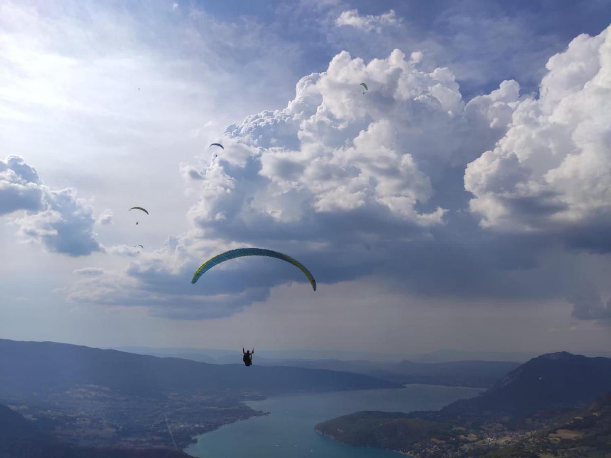 Entre Lac D'Annecy Et Montagnes, Golf Et Parapente A Pieds Talloires Exterior foto