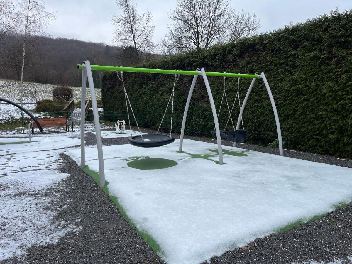 Entre Lac D'Annecy Et Montagnes, Golf Et Parapente A Pieds Talloires Exterior foto