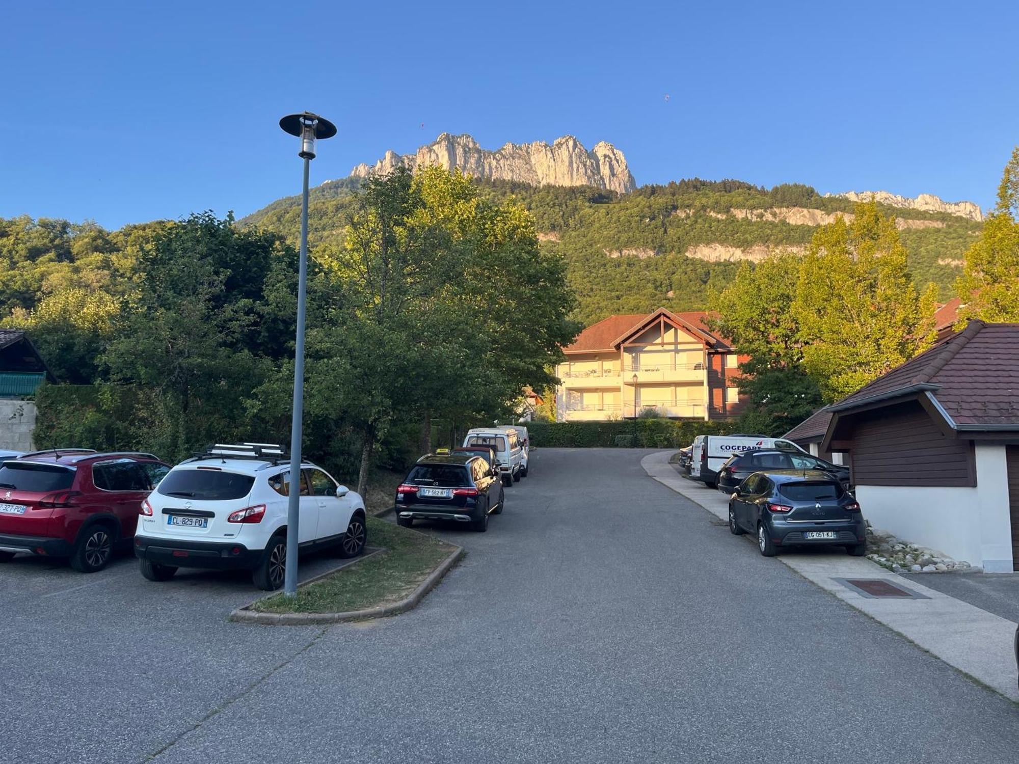 Entre Lac D'Annecy Et Montagnes, Golf Et Parapente A Pieds Talloires Habitación foto