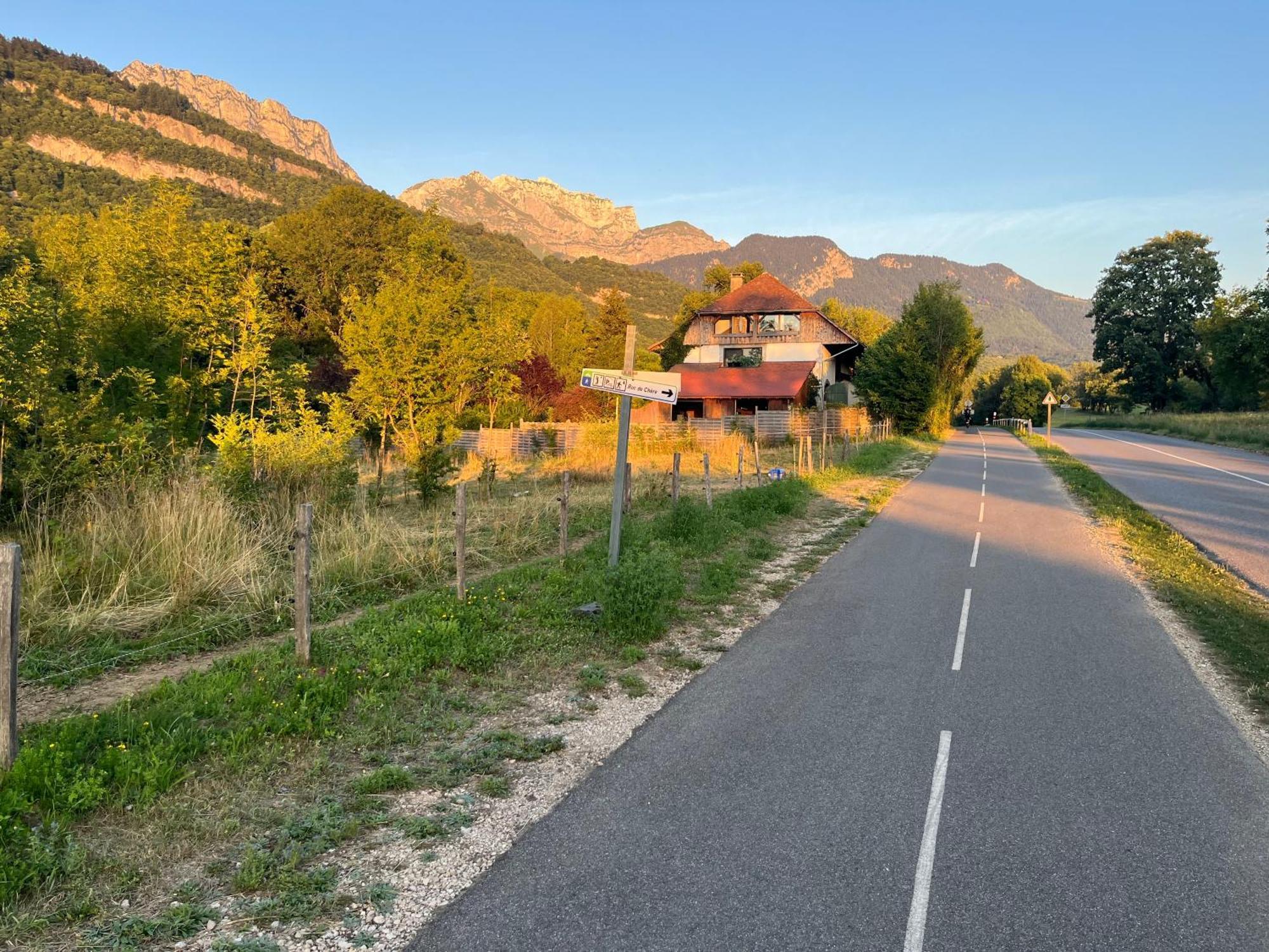 Entre Lac D'Annecy Et Montagnes, Golf Et Parapente A Pieds Talloires Habitación foto